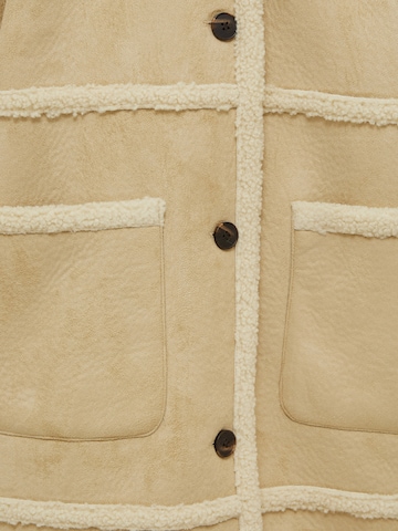 Pull&Bear Płaszcz zimowy w kolorze beżowy