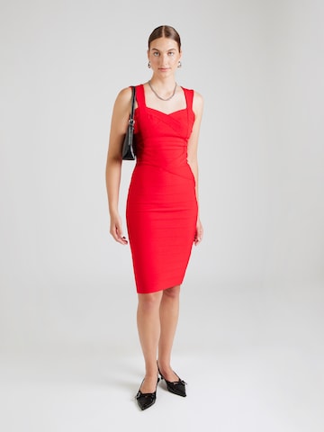 Rochie de cocktail de la Lipsy pe roșu: față