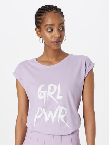 Merchcode Shirt 'Grl Pwr' in Lila: voorkant