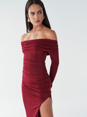 Rochie 'Piedra' de la BWLDR pe roșu