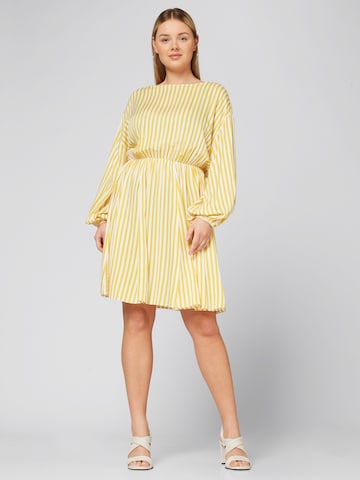 Robe 'Tilda' Guido Maria Kretschmer Curvy en jaune : devant