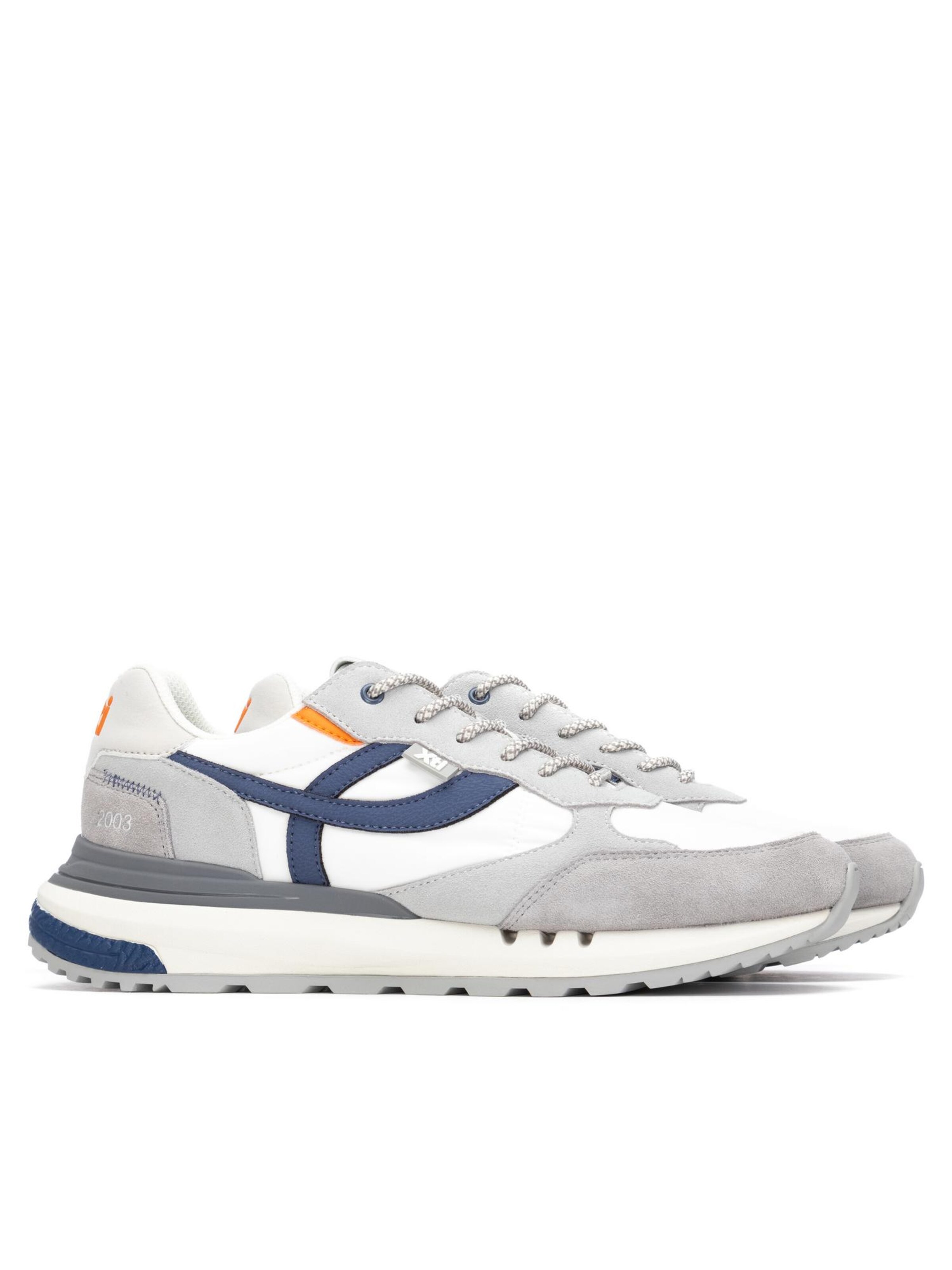 Xti Athletic Shoes in White