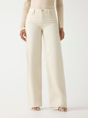 GUESS Wide leg Jeans in Beige: front