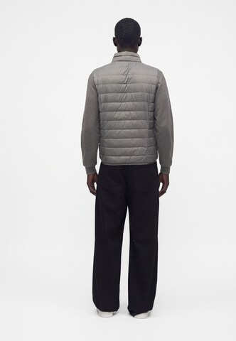 Gilet di EA7 Emporio Armani in grigio