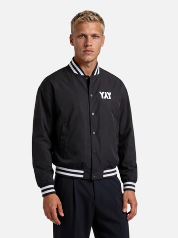 HEFTYKA Übergangsjacke‌‌‌ in Schwarz: Vorderseite