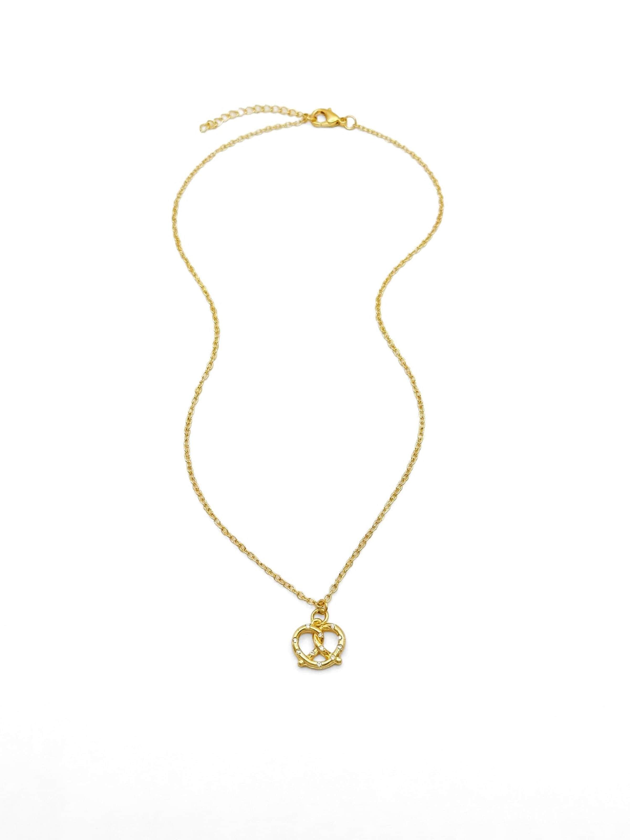 Nemomatheo Kette 'Pretzel Love – Zarte Charm-Kette mit Brezel-Anhänger'‌‌‌‌‌‌ in Gold: Vorderseite