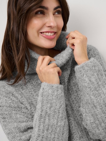 Rochie tricotat 'Brava' de la CULTURE pe gri