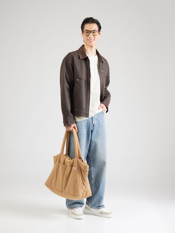 T-Shirt Mavi en gris
