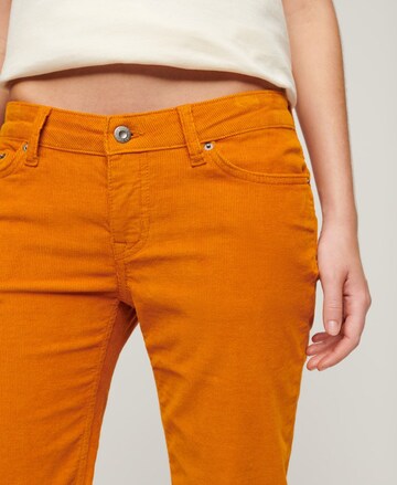 évasé Pantalon Superdry en orange