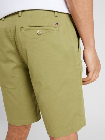 TOMMY HILFIGERregular Chino hlače 'Harlem' - zelena boja