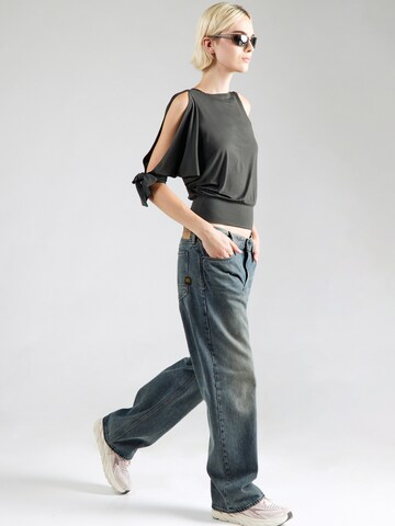 ABOUT YOU - Camiseta 'Cara' en verde