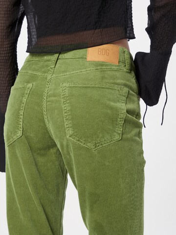 BDG Urban Outfitters Zvonový Kalhoty – zelená