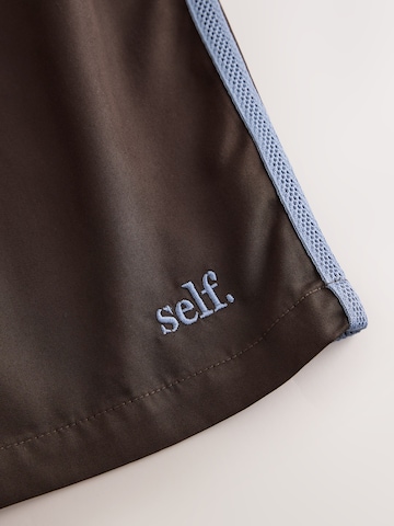 regular Pantaloni di self. in marrone
