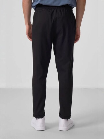 regular Pantaloni chino di Tommy Life in nero