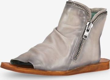 Felmini Wide Fit Sandale in Grau: Vorderseite