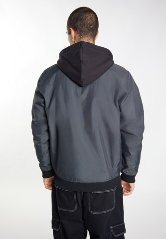 TUFFSKULL Weatherproof jacket in Grey