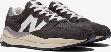 new balance Sneaker '57/40' in Grau