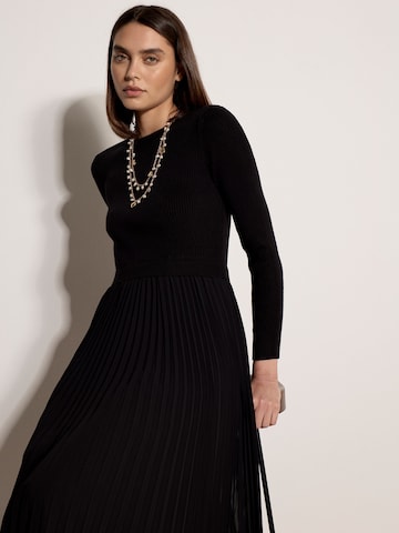 Robe ' ' Apricot en noir