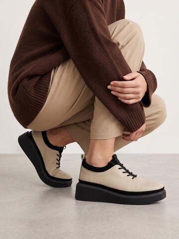 VENEZIA Sneakers in Beige