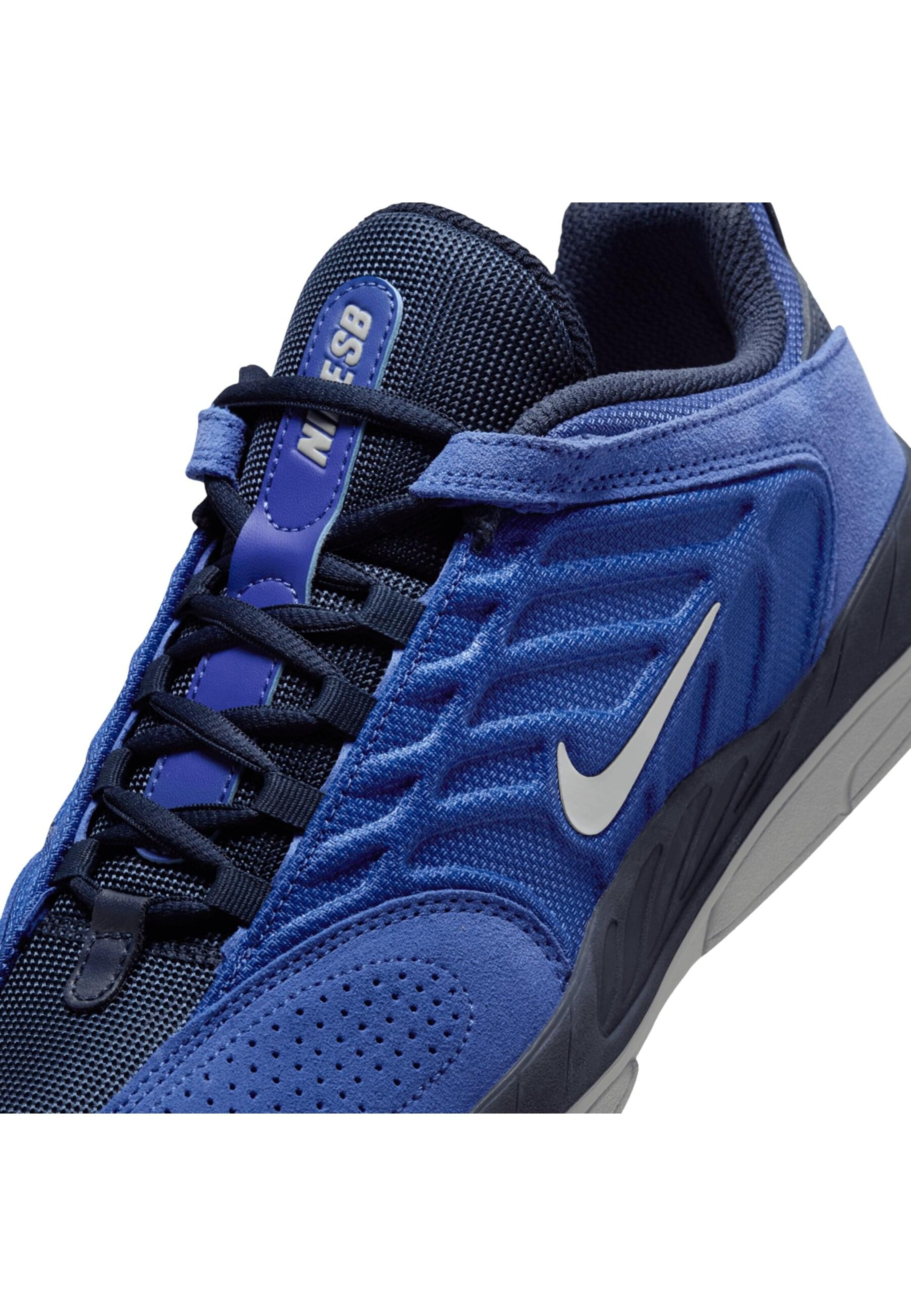 NIKE Sneaker 'Vertebrae' in Blau