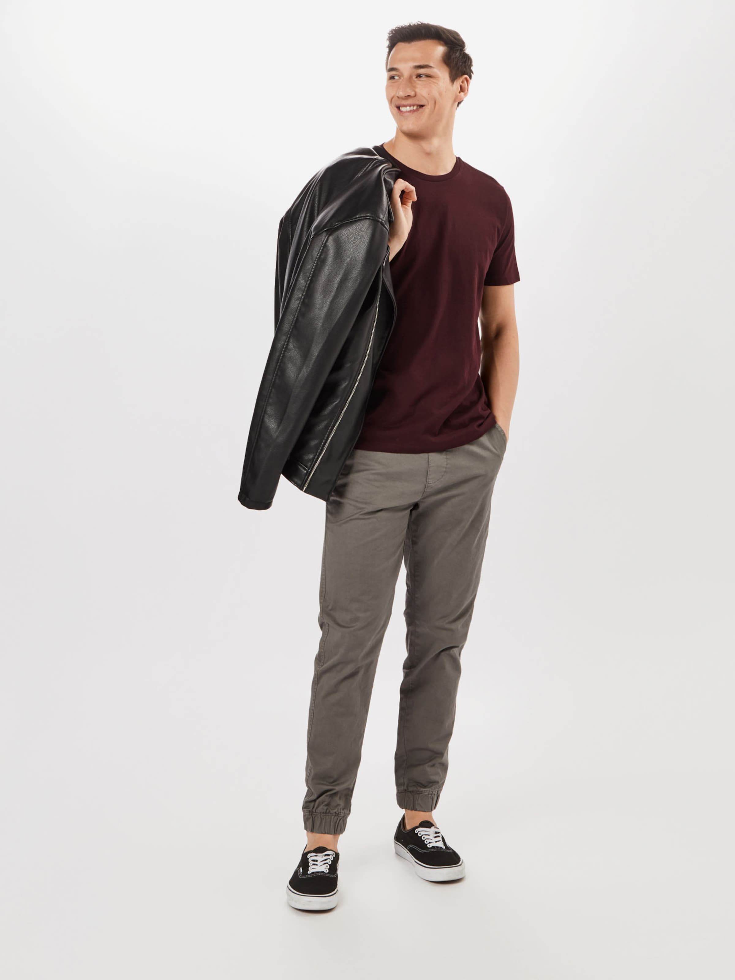 Share more than 136 grey jacket beige pants in.eteachers