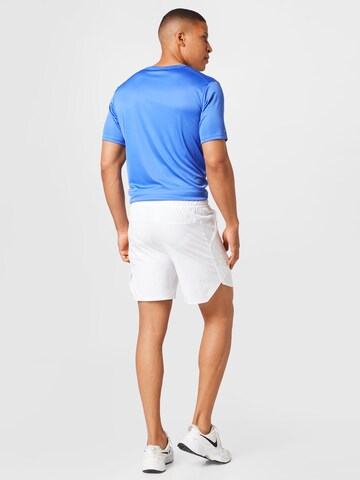 NIKE Regular Sportshorts in Weiß