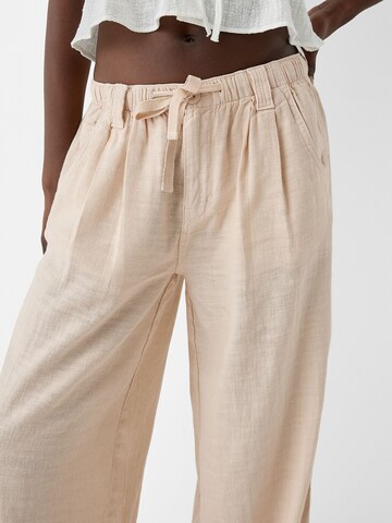 Bershka Wide leg Byxa i beige