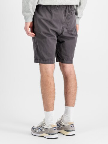 ALPHA INDUSTRIES Regular Byxa i grå