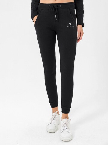 MOROTAI Tapered Broek 'NAKA ' in Zwart: voorkant