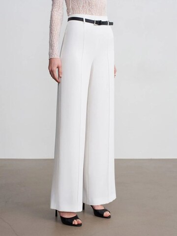 Dilvin Wide leg Pants in White