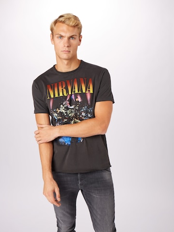 Regular fit Maglietta 'NIRVANA LIVE IN NEW YORK' di AMPLIFIED in grigio: frontale
