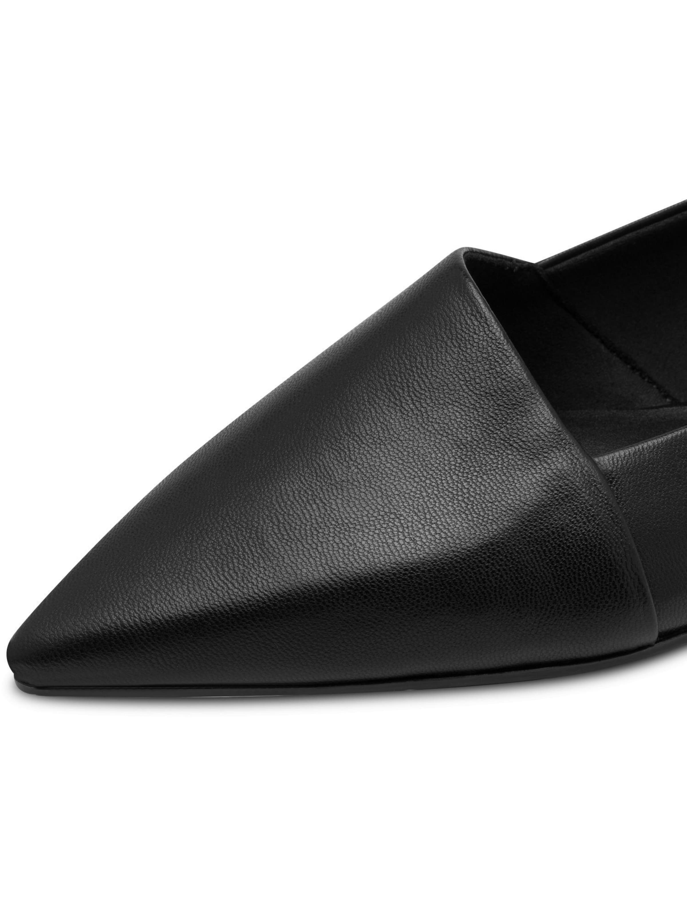 Tamaris Ballerina in Black