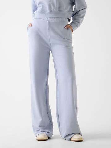 GUESS Loosefit Hose in Blau: Vorderseite