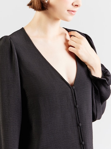 Bluză 'PCTIFFANY' de la PIECES pe negru