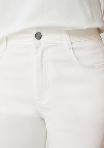 Coupe slim Pantalon COMMA en blanc