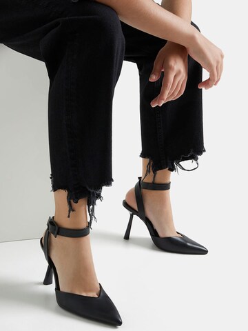 Bershka Slingpumps in Zwart: voorkant