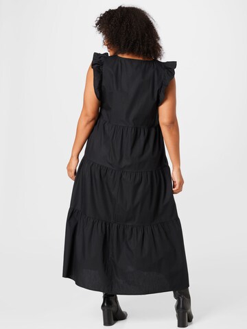 Rochie 'LINDSEY' de la ONLY Curve pe negru