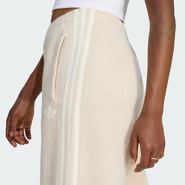 Loosefit Pantaloni 'Adidas Originals By Jennie' di ADIDAS ORIGINALS in beige