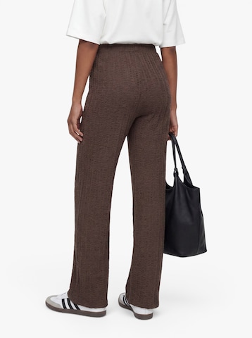 ONLY Carmakoma - Pierna ancha Pantalón 'CARELLA' en marrón
