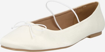 Ballerina con cinturino 'Chantal' di ABOUT YOU in bianco: frontale