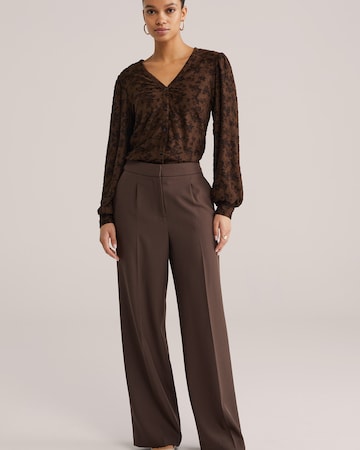 Wide leg Pantaloni con pieghe di WE Fashion in marrone