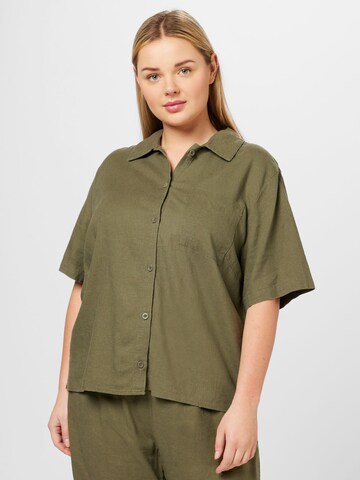 Camicia da donna 'LUDO' di ONLY Carmakoma in verde: frontale