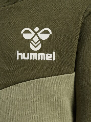 Hummel Sweatshirt 'NEEL' in Groen