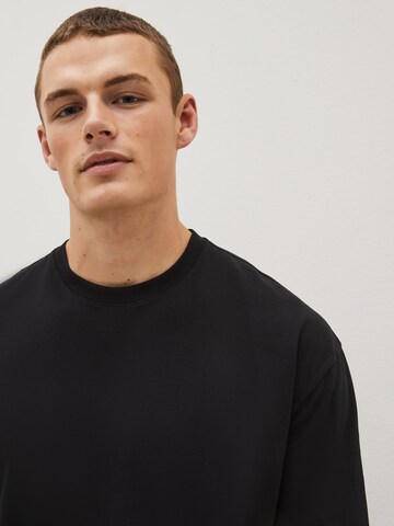T-Shirt Next en noir