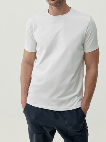 Born Living Yoga Shirt 'Cott_Free' in Wit