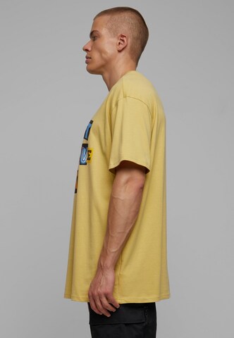 MT Upscale Футболка 'Hate it or Love it' в Желтый