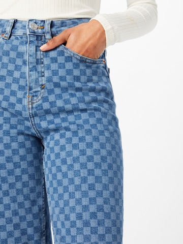 Monki Regular Jeans i blå