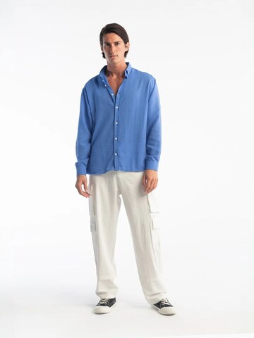 Fit confort Chemise Giesto en bleu : devant