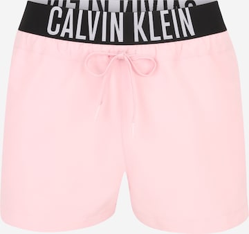 Shorts de bain Calvin Klein Swimwear en rose : devant