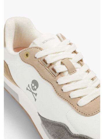 Baskets basses ' ' Scalpers en blanc : devant